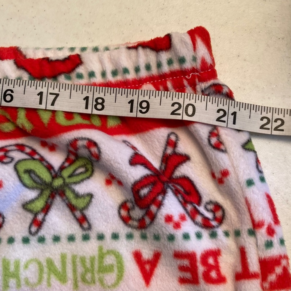 Dr. Seuss Red and Green Grinch Pajama Set “Don’t Be A Grinch” - Picture 7 of 10